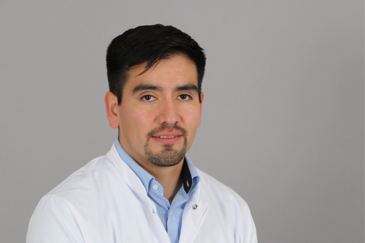 Dr. Felipe Montellano
